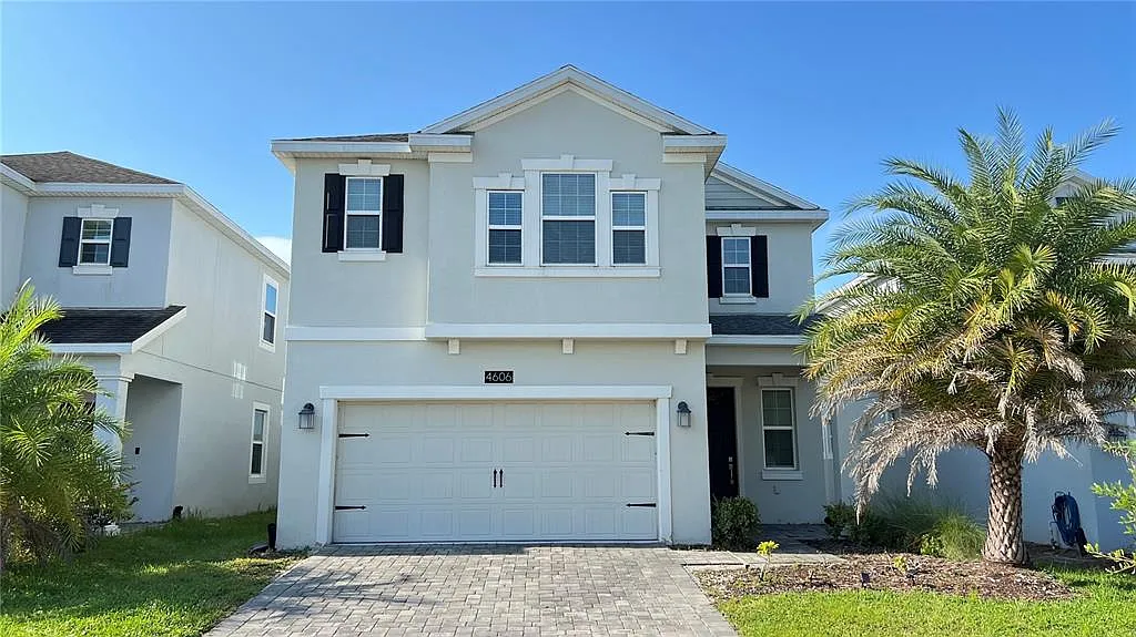 4 bed, 2.5 bath, 2346 sqft, $2,800 — Photo 1