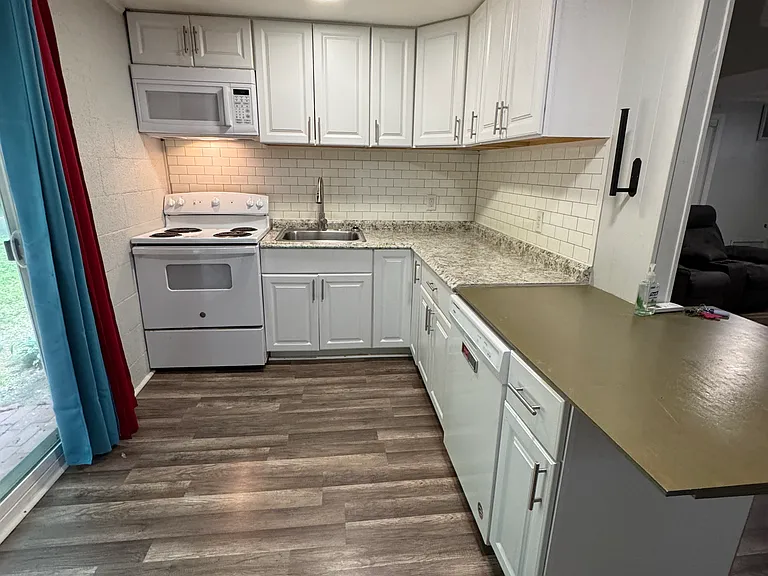 8718 Rollingwood Rd #B — Photo 8