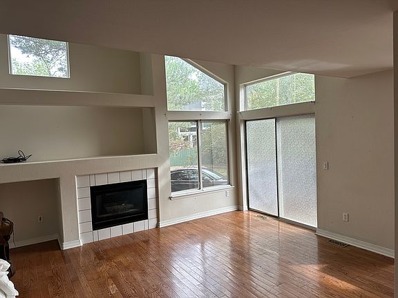 4th image of 1054 Delta Dr
