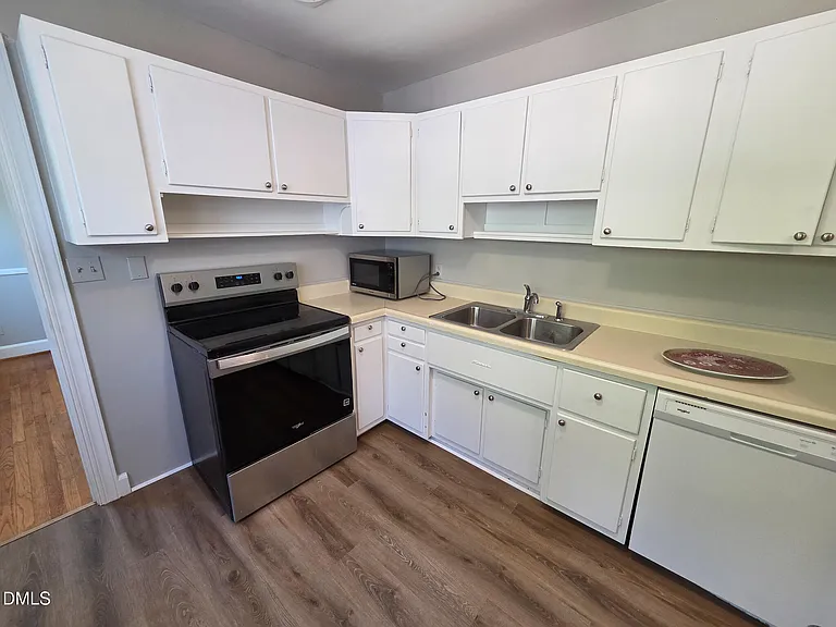 3428 Wade Ave — Photo 22