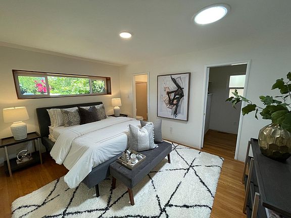4th image of 1176 Greenwood Ave