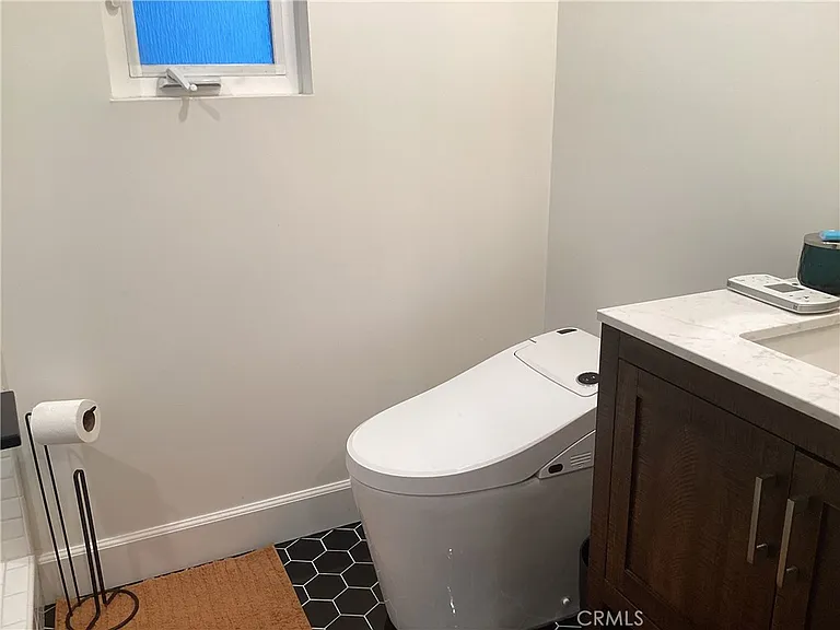 233 Almon Dr — Photo 19
