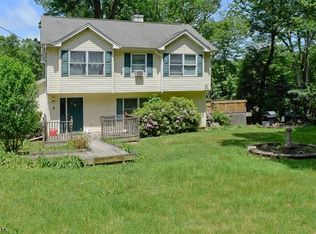 2 Partridge Run, Oak Ridge, NJ 07438