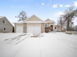 5903 Chandonnet Dr, Muskegon, MI 49444