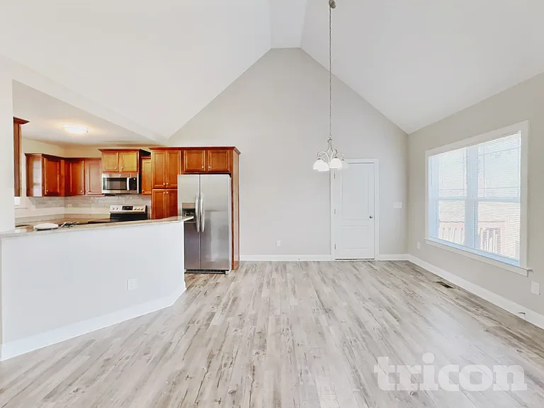 335 Oxfordshire Dr — Photo 5