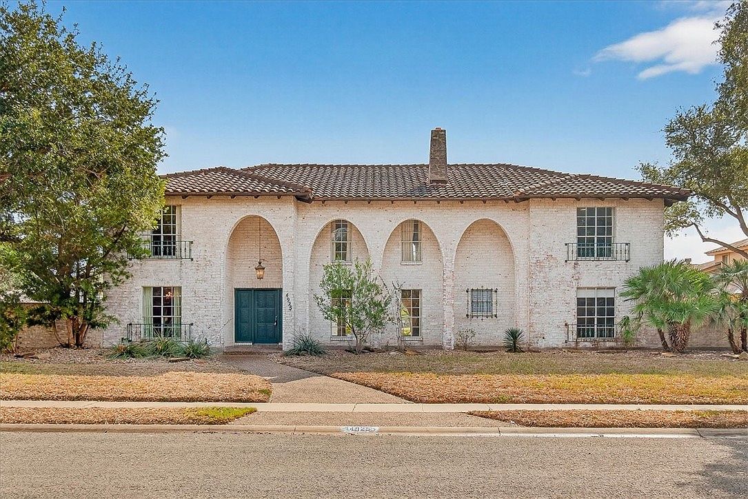 4925 Cherry Hills Dr