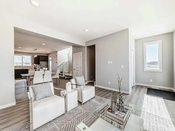58 S Sora Gdns SE, Calgary, AB T3S 0L7