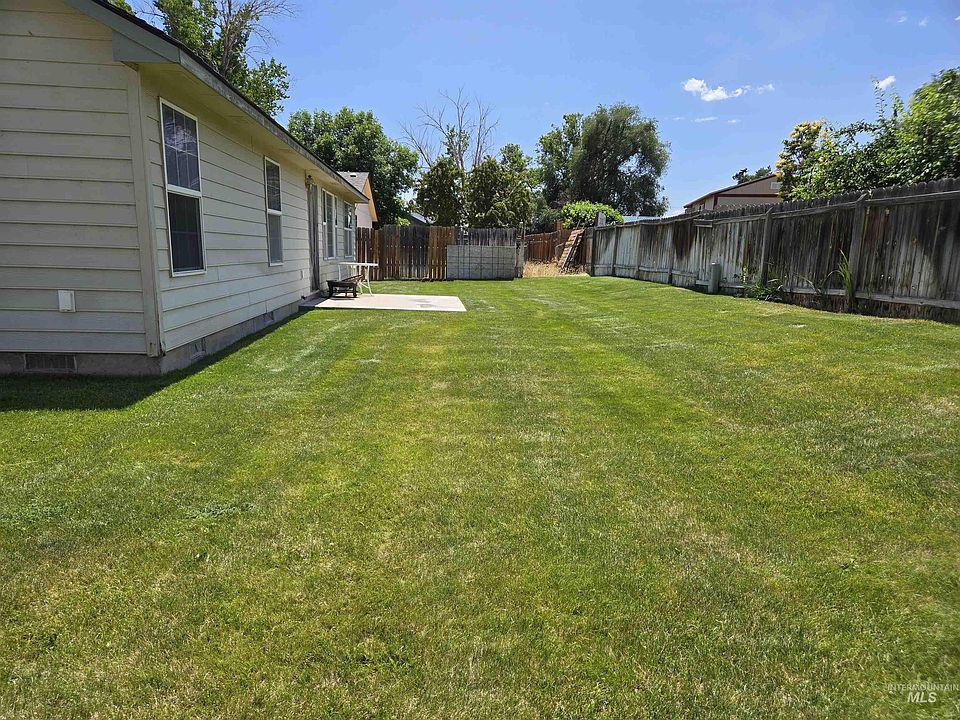 2nd image of 1707 Pennington Dr