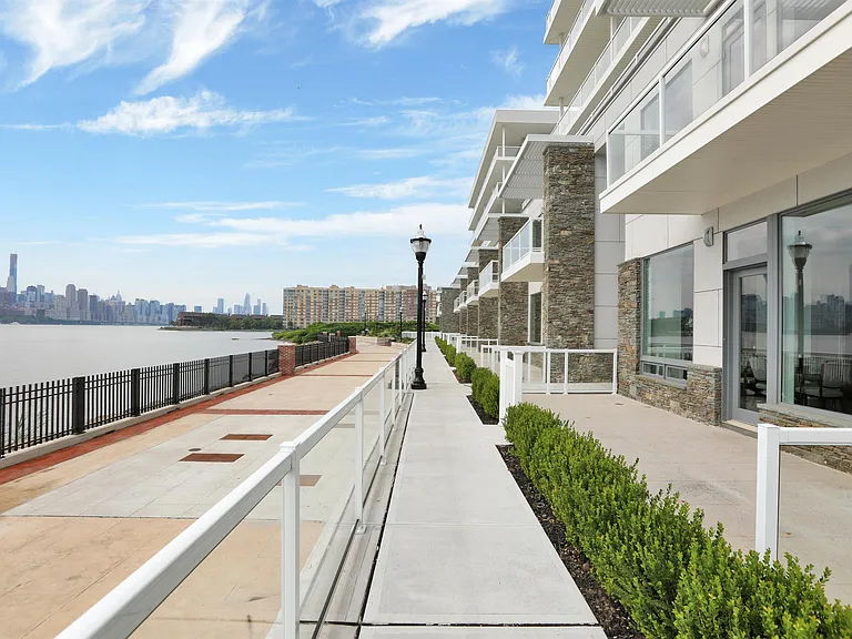 3 Somerset Ln #505 — Photo 32