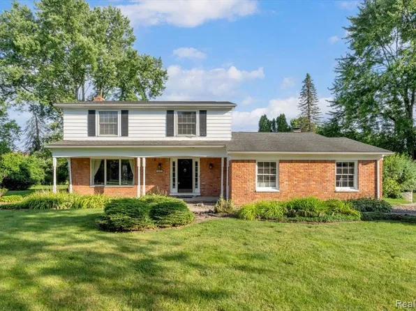 4158 Cherrywood Dr, Troy, MI 48098