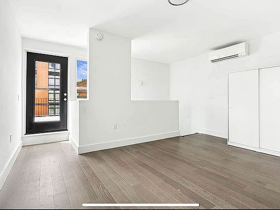 5th image of 154 Graham Ave #4F