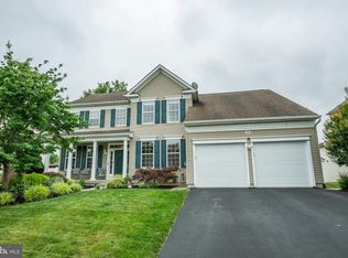 16 Amesbury Rd, Fallsington, PA 19054