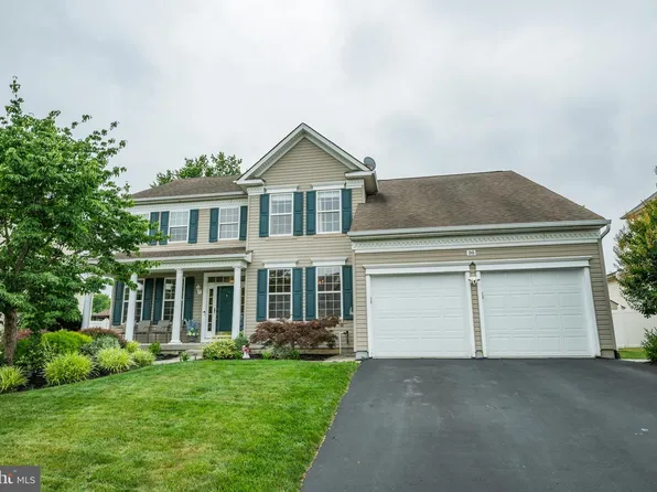 16 Amesbury Rd, Fallsington, PA 19054