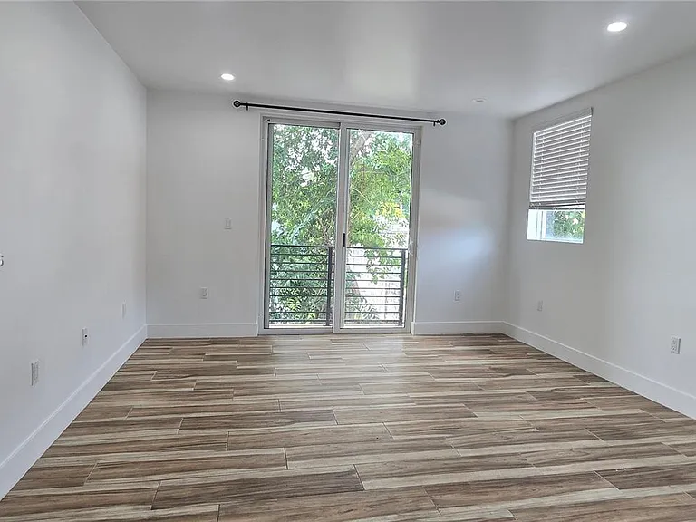 3675 Thomas Ave #3675 — Photo 11