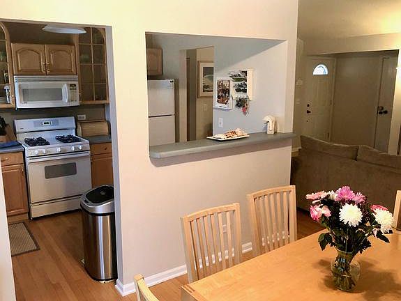 2nd image of 1S720 Essex Ln
