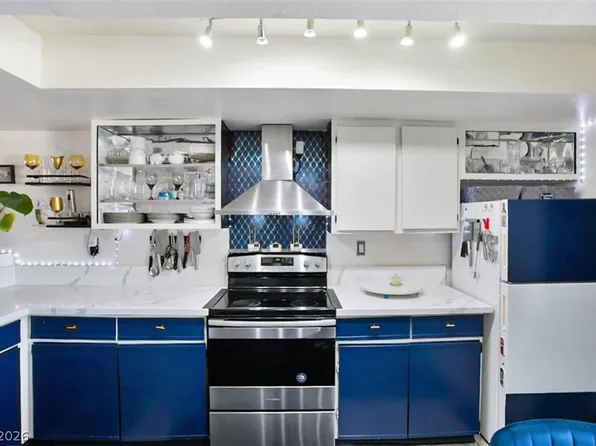 2080 Karen Ave #94, Las Vegas, NV 89169
