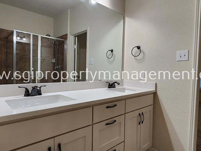 12032 Henderson Dr — Photo 20