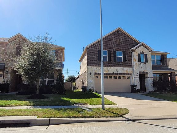 3rd image of 15611 Huddleston Dr
