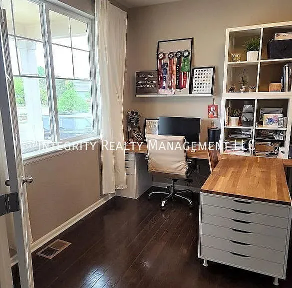 692 Jarvis Dr — Photo 15