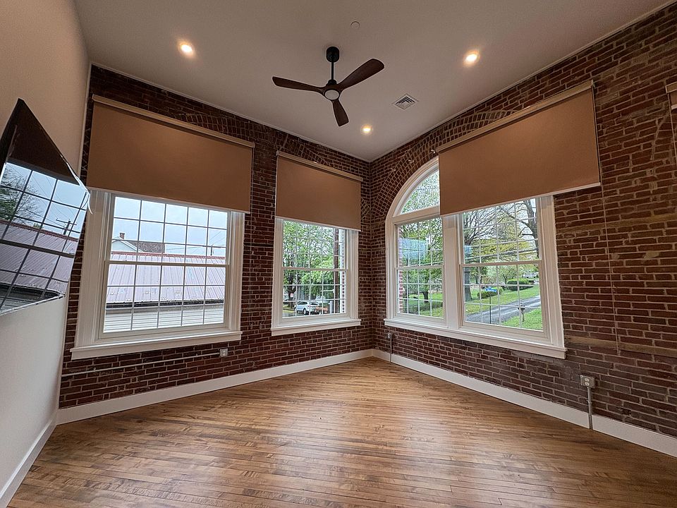 1st image of 401 N Warren St #101