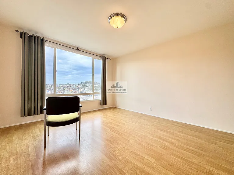555 Silver Ave — Photo 8