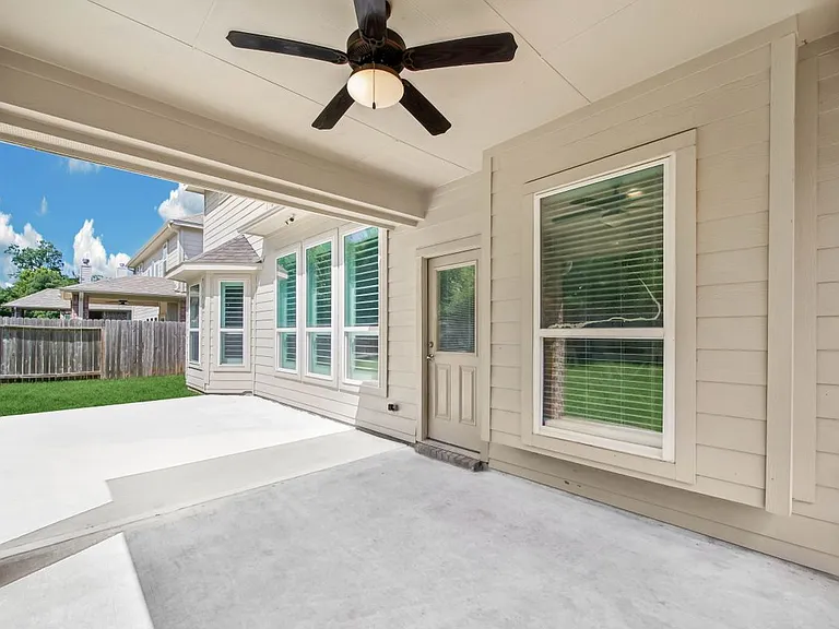 26028 Hasting Ridge Ln — Photo 42
