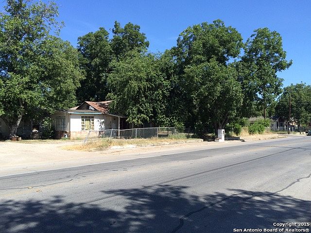 1st image of 909 SW 34th St
