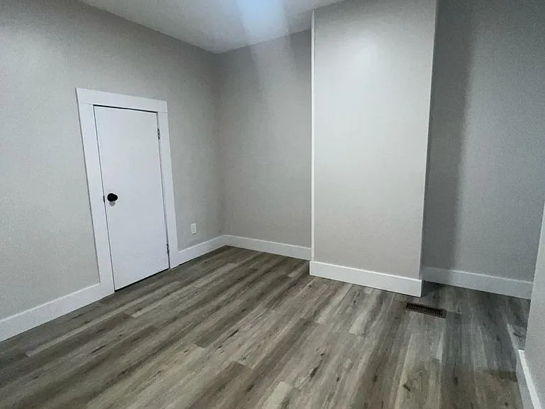 134 Old Rose St — Photo 12