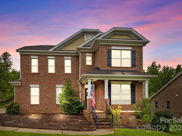1324 Stonecrest Blvd, Tega Cay, SC 29708