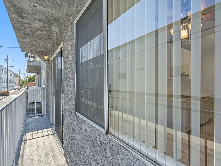 10845 Camarillo St — Photo 16