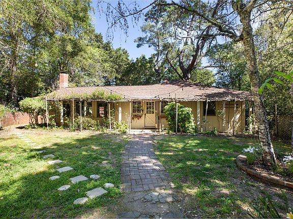 2nd image of 391 Mountain Home Rd