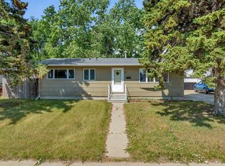 9 22nd St NW, Minot, ND 58703