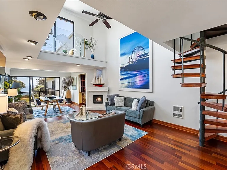 833 Ocean Ave #304 — Photo 3