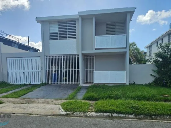 226 Manati, Rio Grande, PR 00745