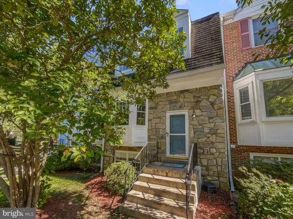 3603 Buckeye Ct, Fairfax, VA 22033