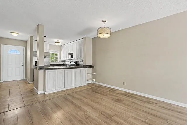 2 bed, 2.5 bath, 1028 sqft, $2,400 — Photo 3