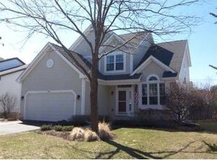 334 Dorchester Ln, Grayslake, IL 60030