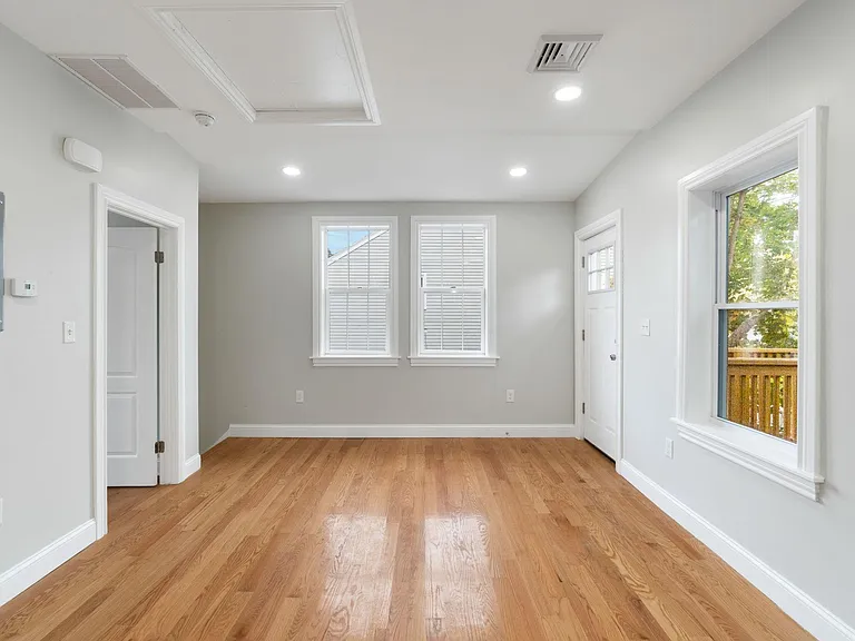 31 Saint Casimir Ave #2 — Photo 14