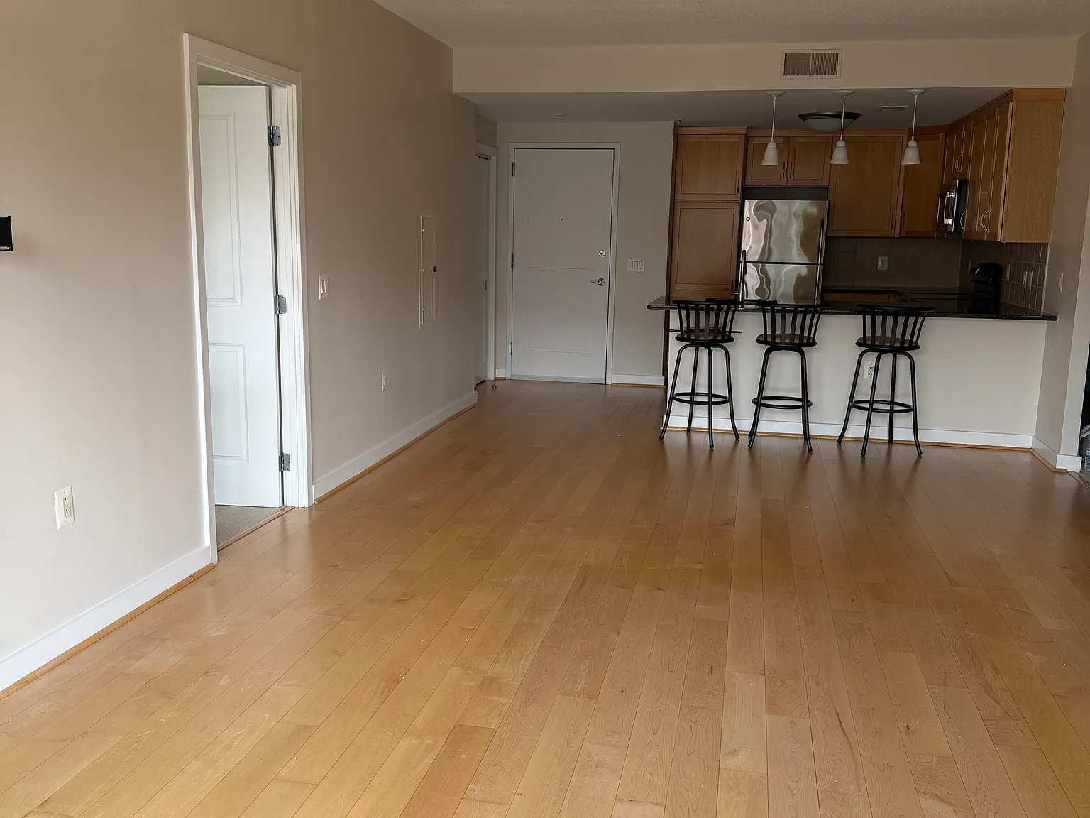 888 N Quincy Street — Photo 2