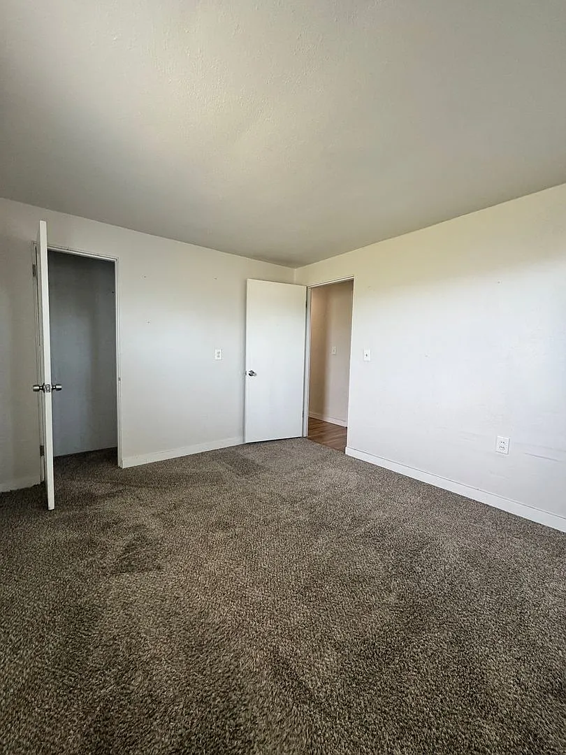 Occupied, do not disturb tenants. 3 bedroom 1 bathroom remodeled home, w/d hookup, must see inside — Photo 3