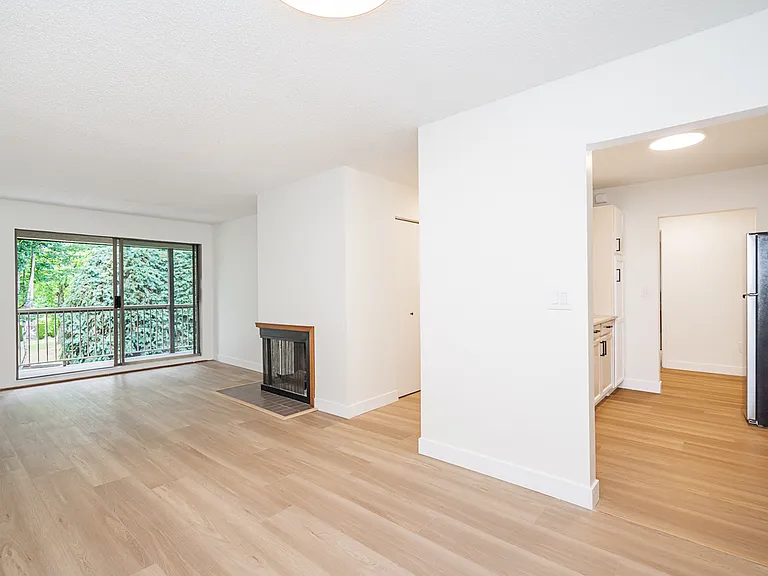 7631 Steveston Hwy #208 — Photo 3