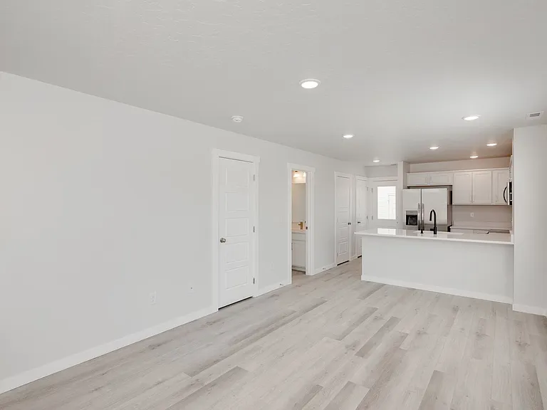 1673 S Arborwood Ln — Photo 4