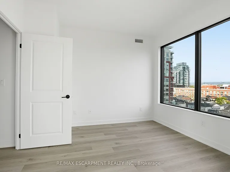 2075 Lakeshore Rd #602 — Photo 16