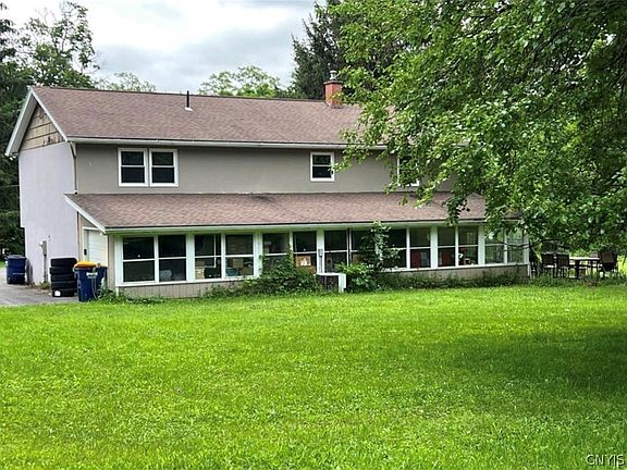 3rd image of 4067 Taylor Rd