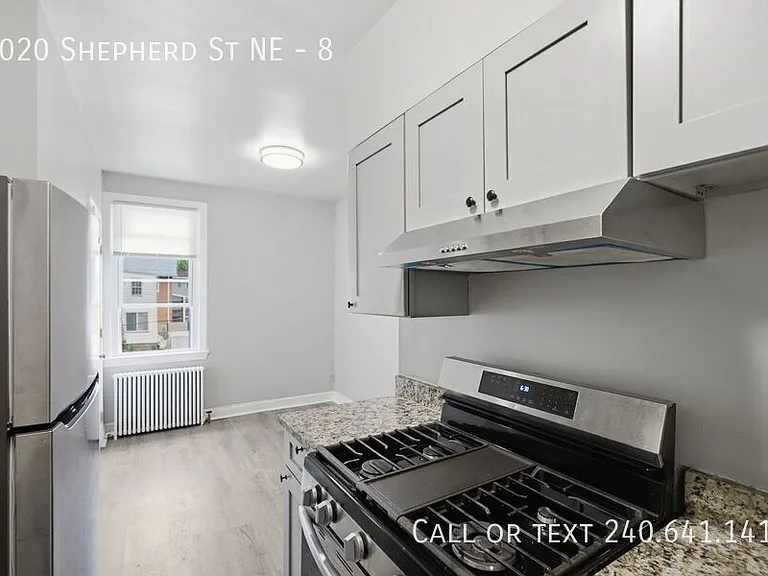 2020 Shepherd St NE #8 — Photo 1