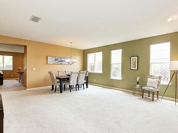 5th image of 1945 Tyndrum Ln