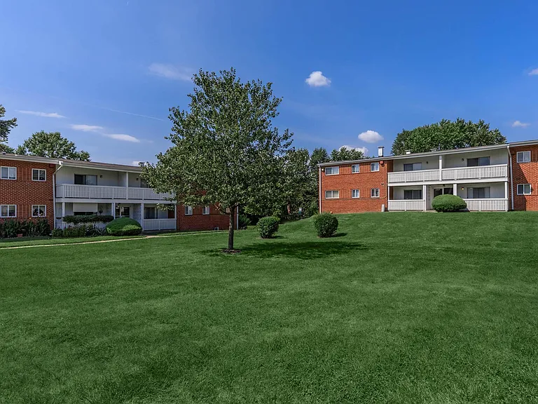 Fox Crossing Apartments — Photo 16