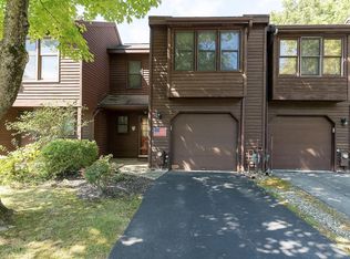 238 Woodscape Dr, Albany, NY 12203