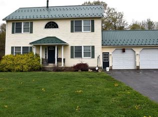 7645 Atlantic Lake Rd, Hartstown, PA 16131