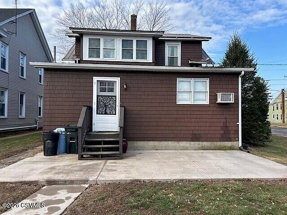 4th image of 707 Park St